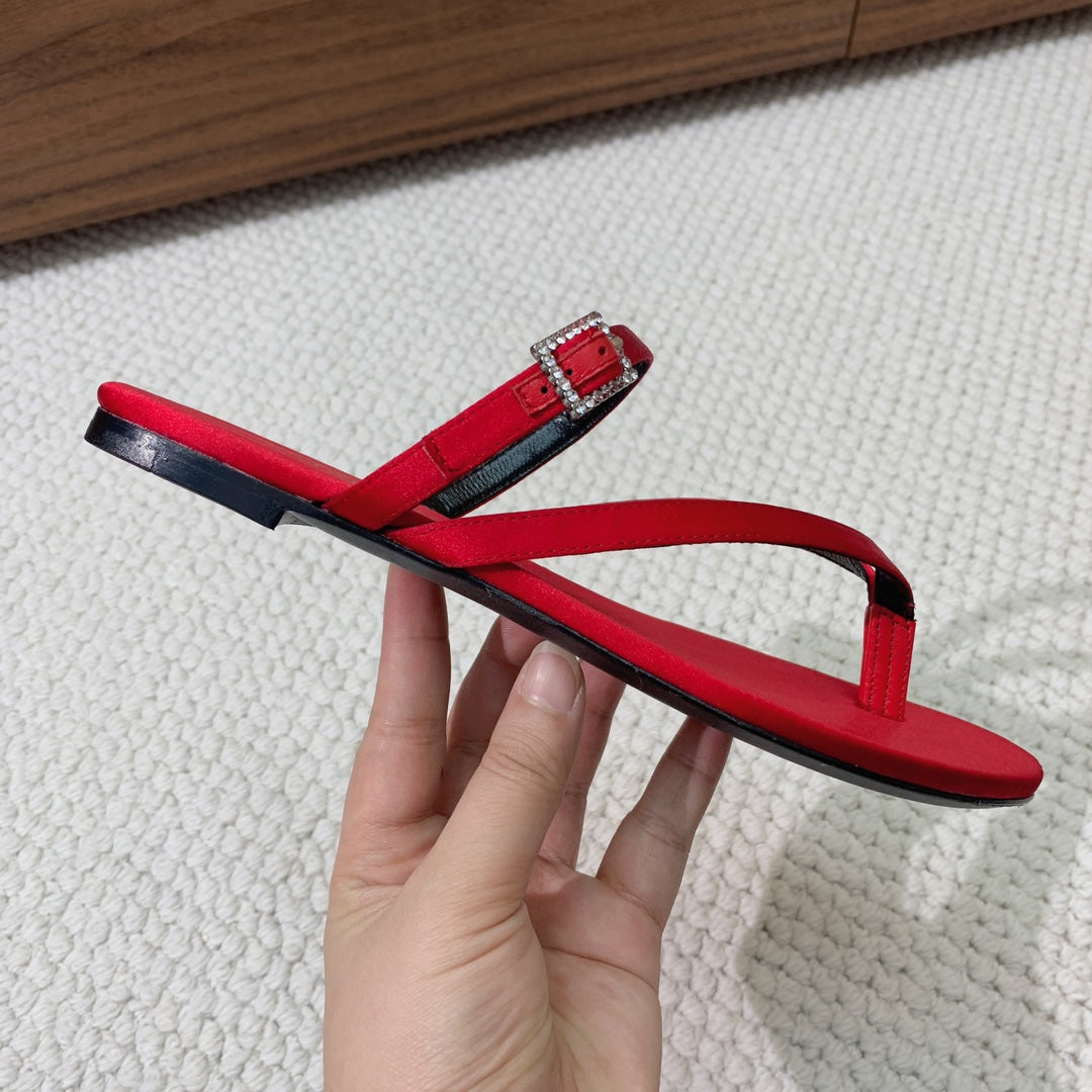 SL CRYSTAL BUCKLE THONG SANDAL RED SATIN