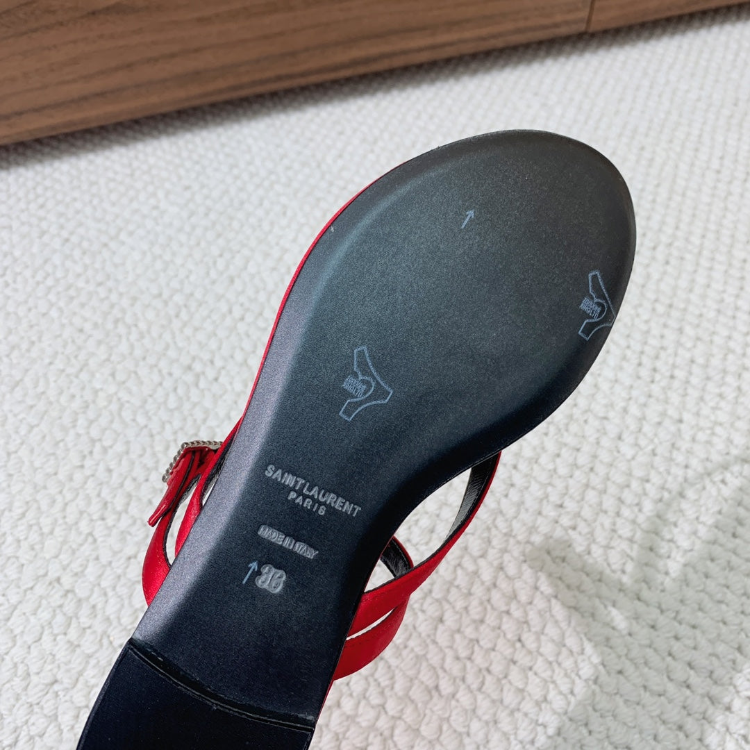 SL CRYSTAL BUCKLE THONG SANDAL RED SATIN