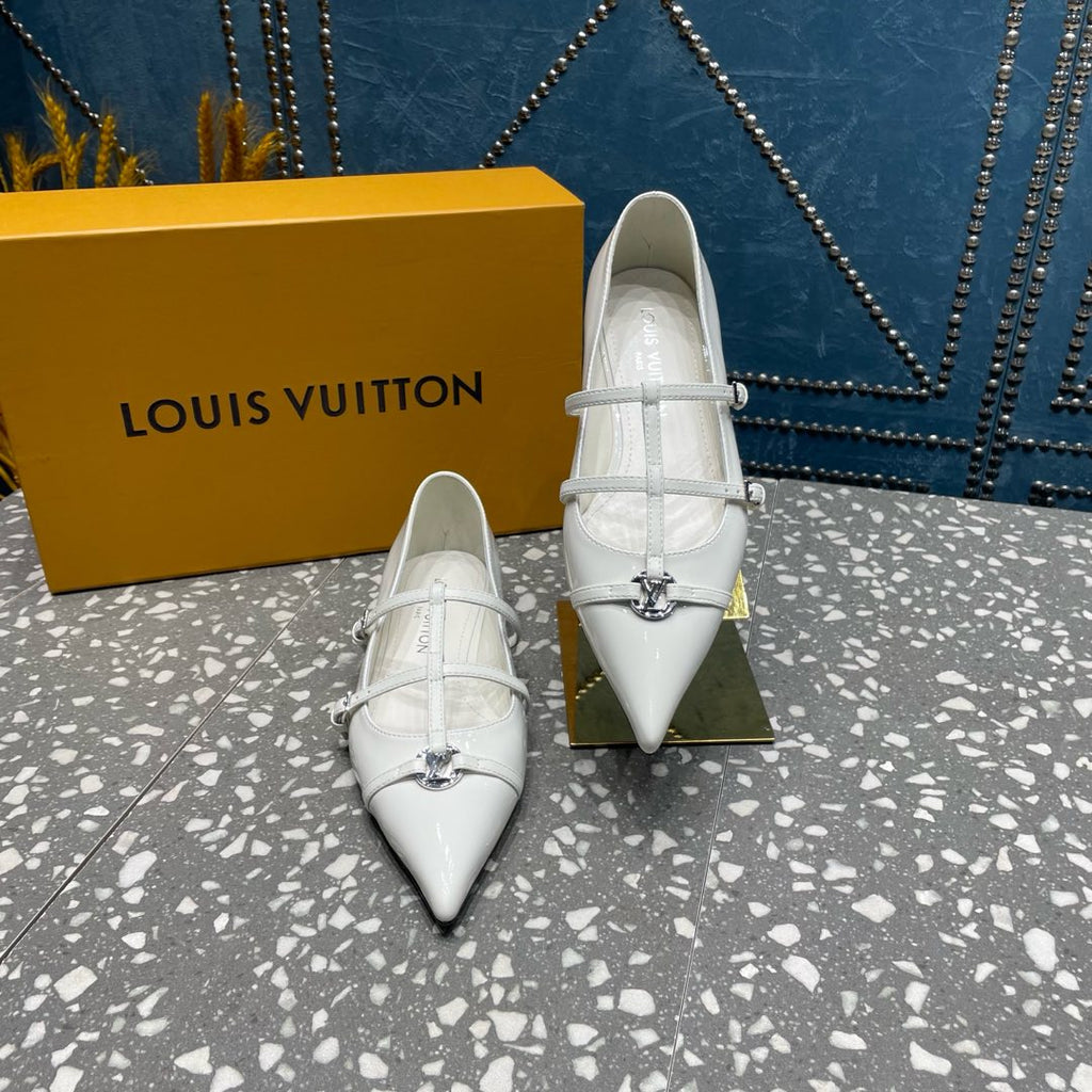 POINTED FLAT SHOES IN WHITE CALFSKIN