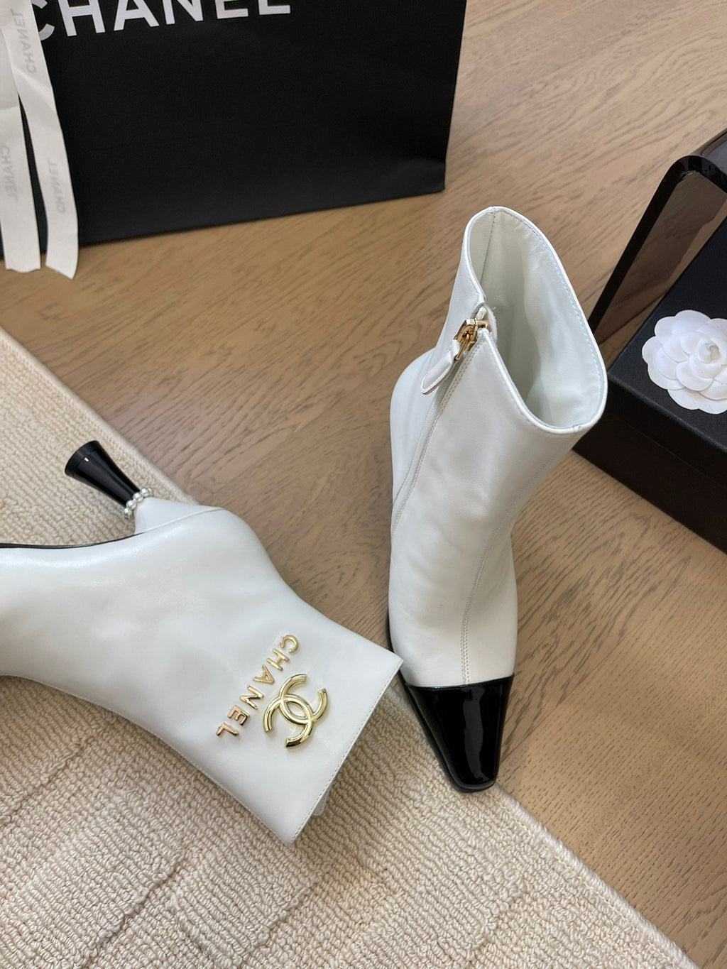 BONGADE BOOTS IN WHITE MIX BLACK CALFSKIN
