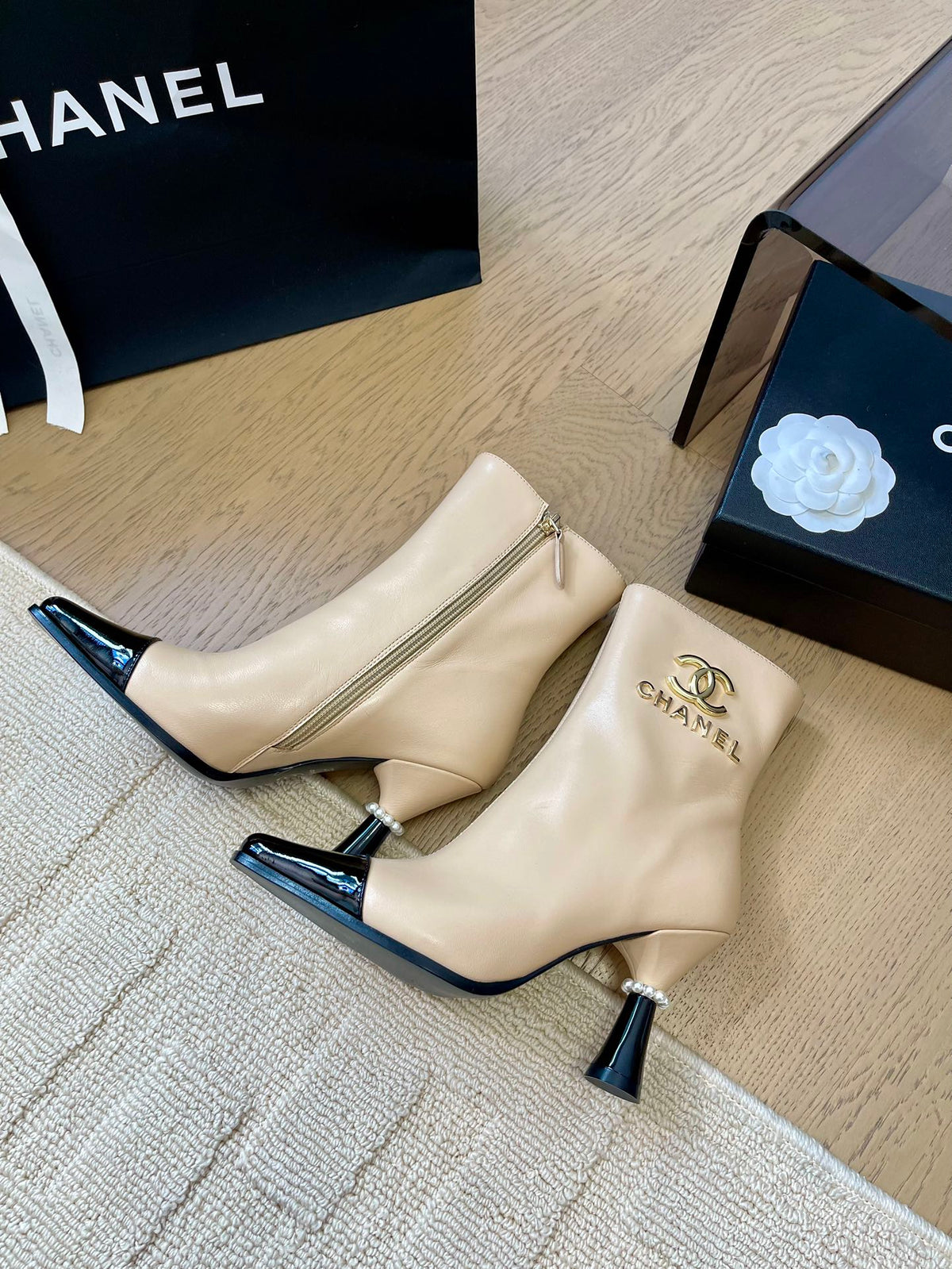 BONGADE BOOTS IN BEIGE MIX BLACK CALFSKIN