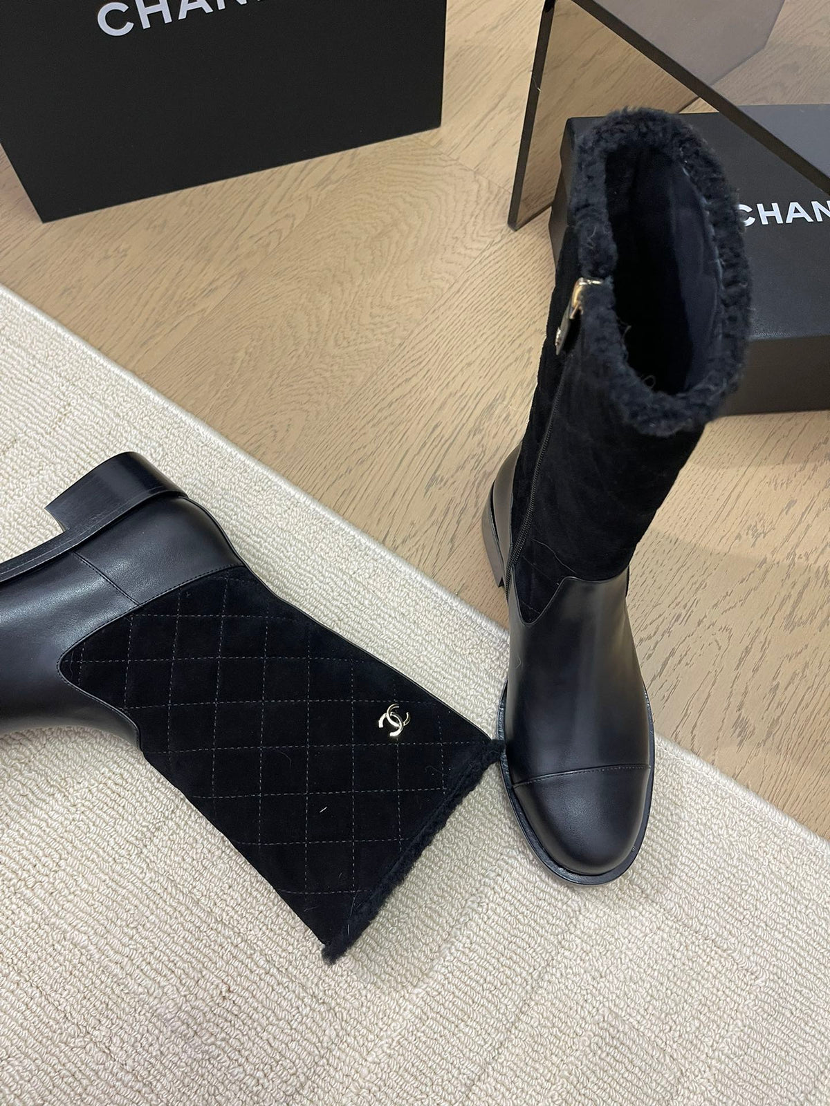 ANKLE BOOTS IN BLACK SUEDE AND CALFSKIN 963148