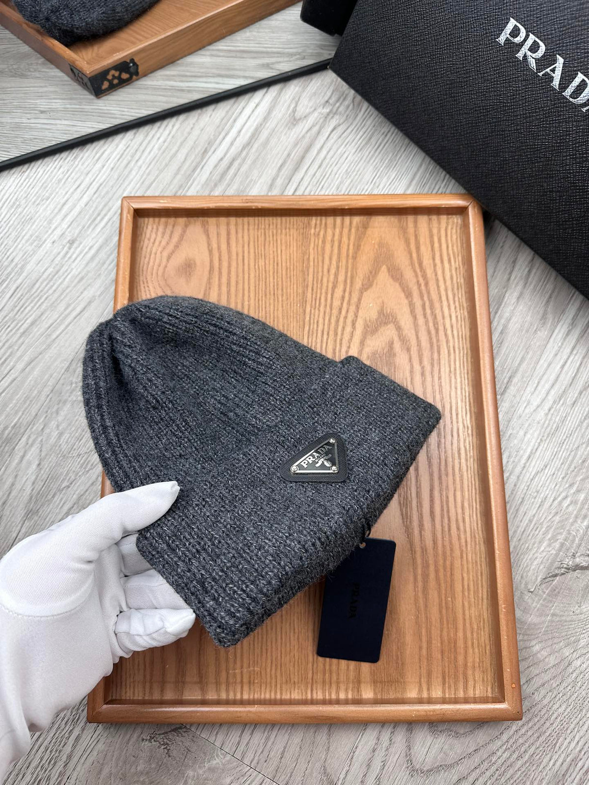 BEANIE HAT IN CHARCOAL GRAY WOOL 332391