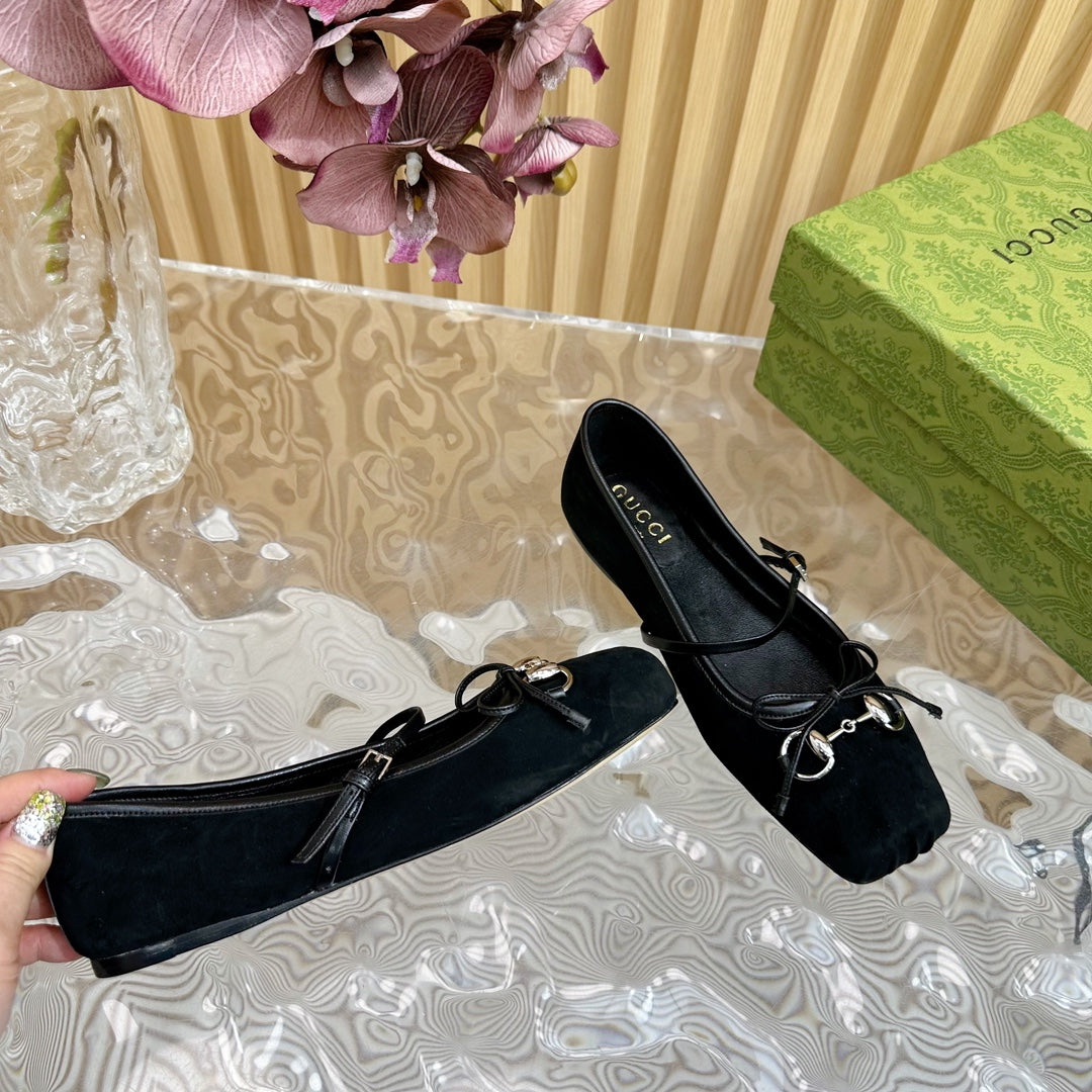 BALLET FLAT IN BLACK SUEDE WITH SILVER HARDWARE