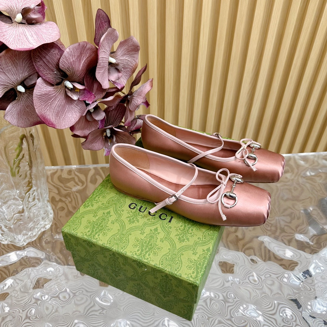 BALLET FLAT IN CORAL PINK SILK WITH SILVER HARDWARE