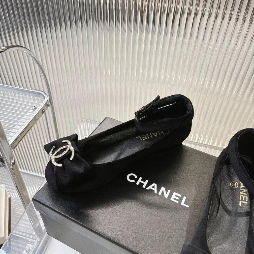 BOW MARY JANE SHOES IN BLACK VELVET