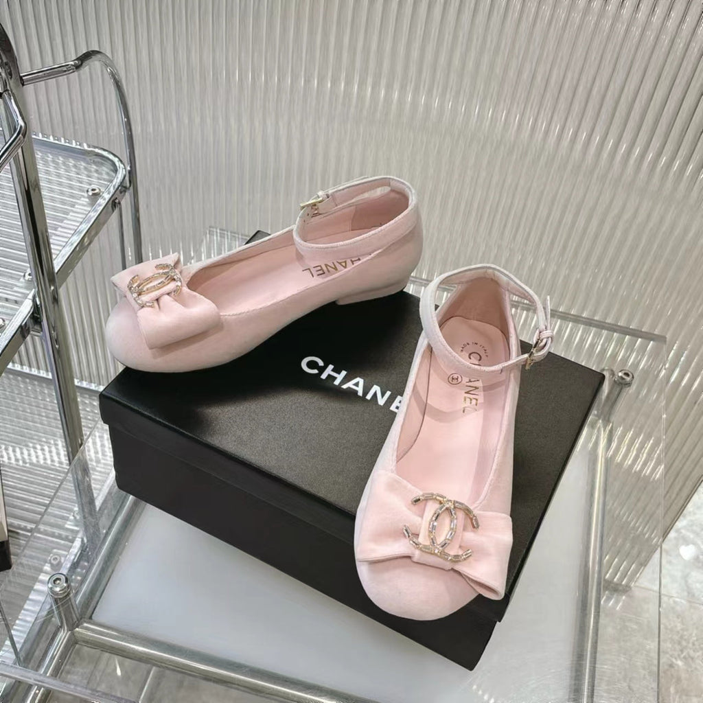 BOW MARY JANE SHOES IN PASTEL PINK VELVET