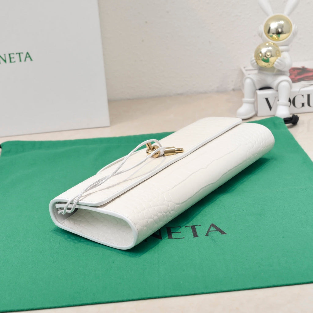 BV Long Clutch Andiamo 31 White Crocodile Calfskin Ghw