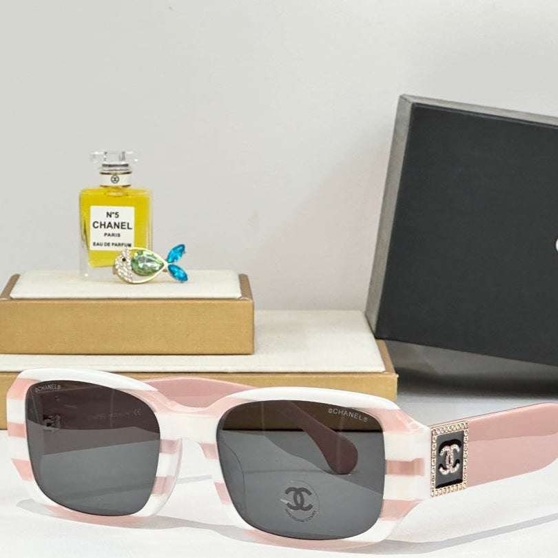 RECTANGULAR SUNGLASSES CH4366 IN ACETATE EMBOSSED CRYSTAL