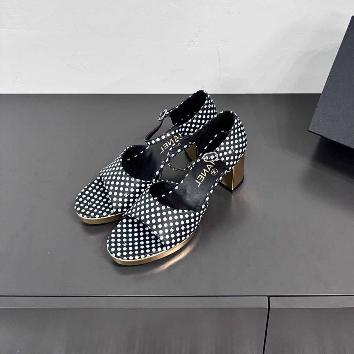 BLOCK HEEL SANDALS BLACK POLKA DOT SHEEPSKIN