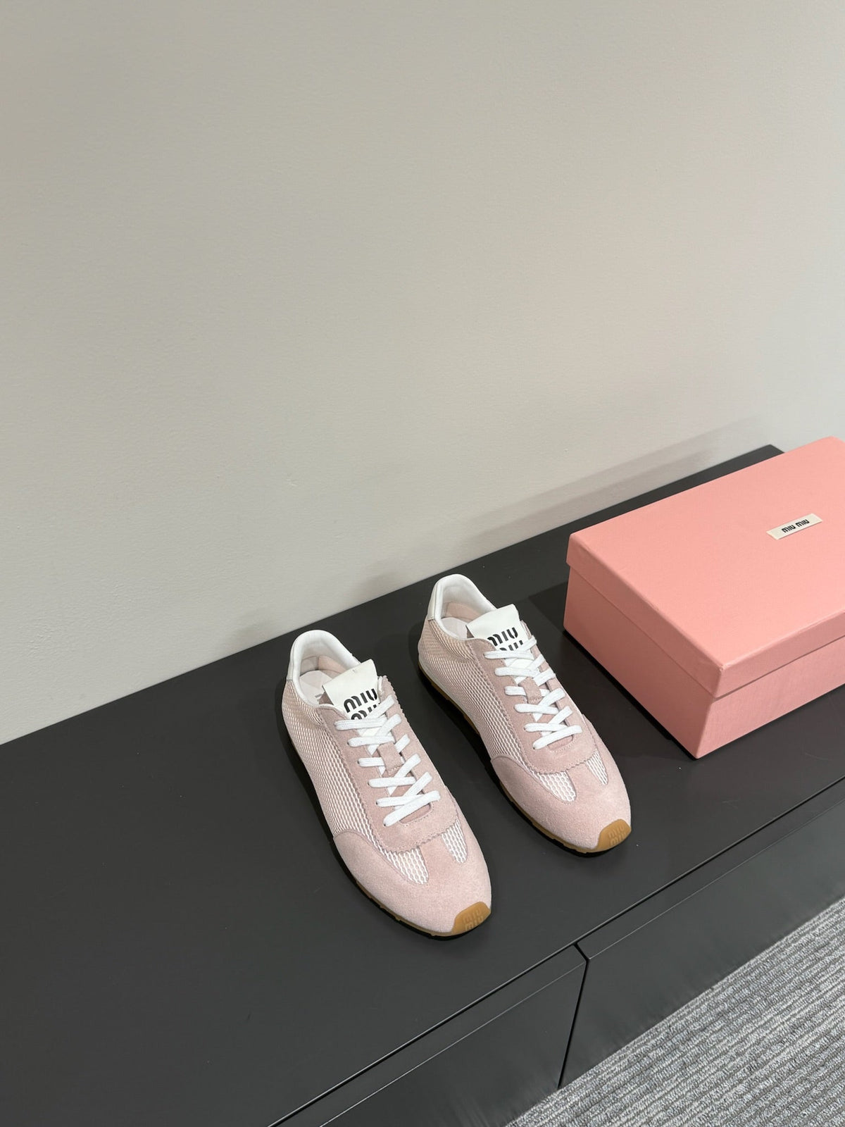 RETRO SNEAKERS IN PASTEL PINK MESH AND SUEDE