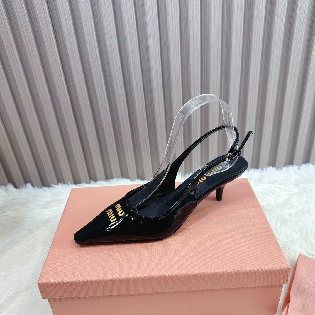 POINTED-TOE SLINGBACK IN BLACK GLOSSY CALFSKIN