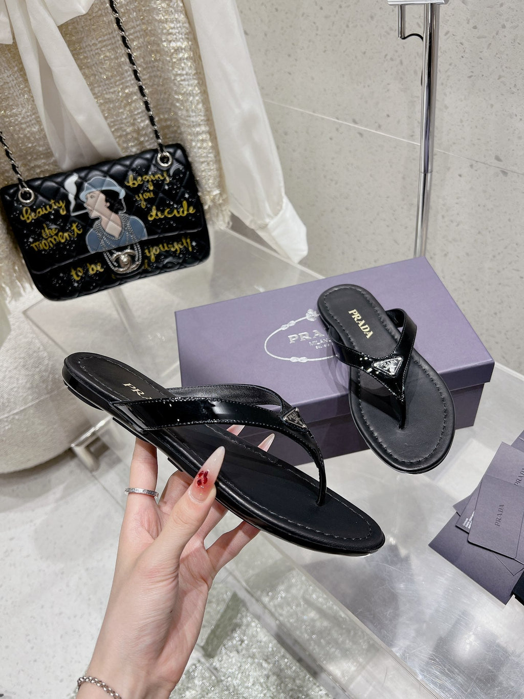 PRA PATENT LEATHER THONG SLIPPER BLACK