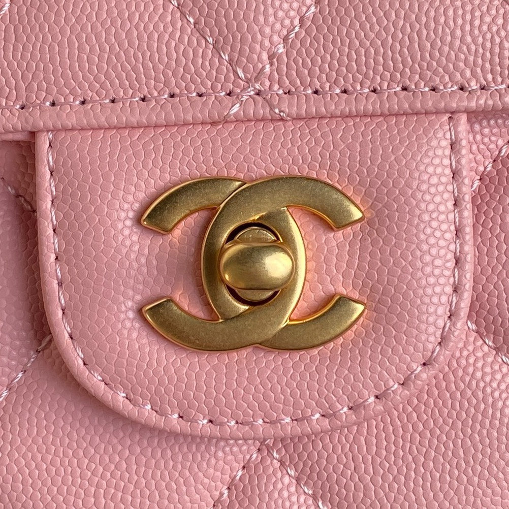 RETRO STYLE FLAP BAG 22 IN LIGHT PINK GRAINED CALFSKIN GOLD HARDWARE