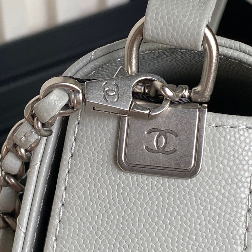 RETRO STYLE FLAP BAG 22 IN RHINO GRAY GRAINED CALFSKIN GOLD HARDWARE