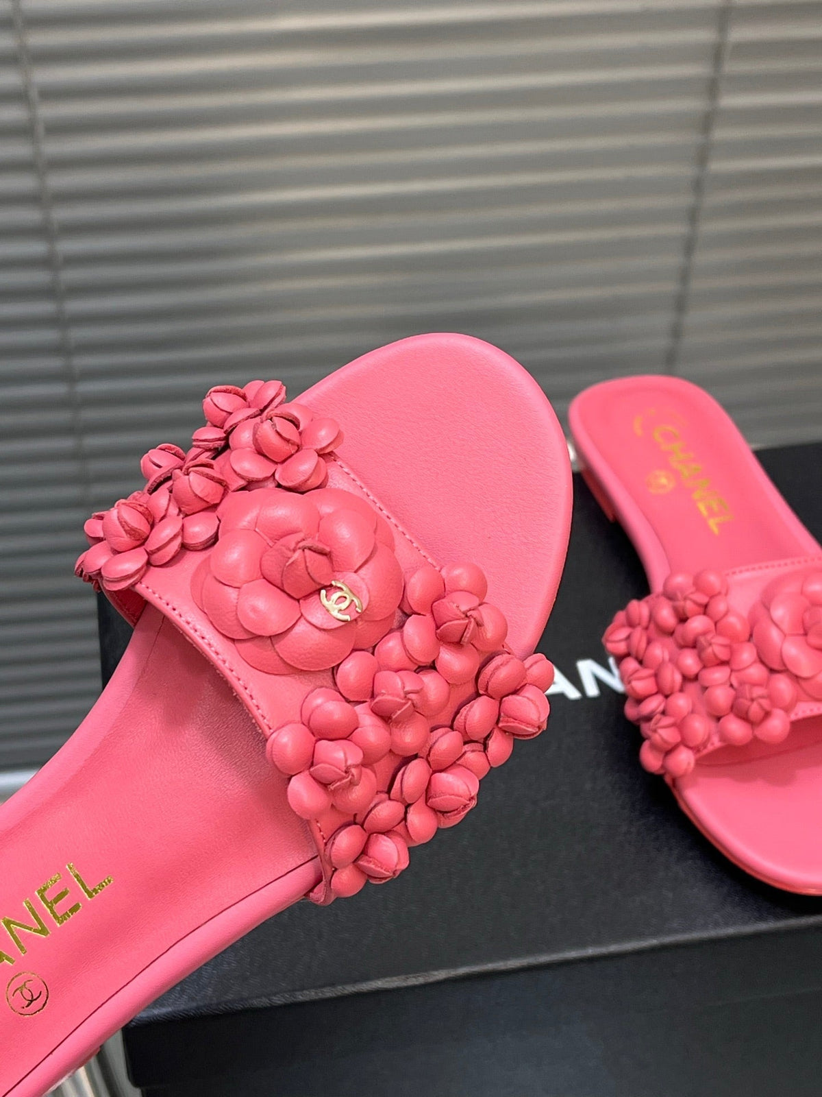 SLIPPERS CAMELLIA IN PINK CALFSKIN