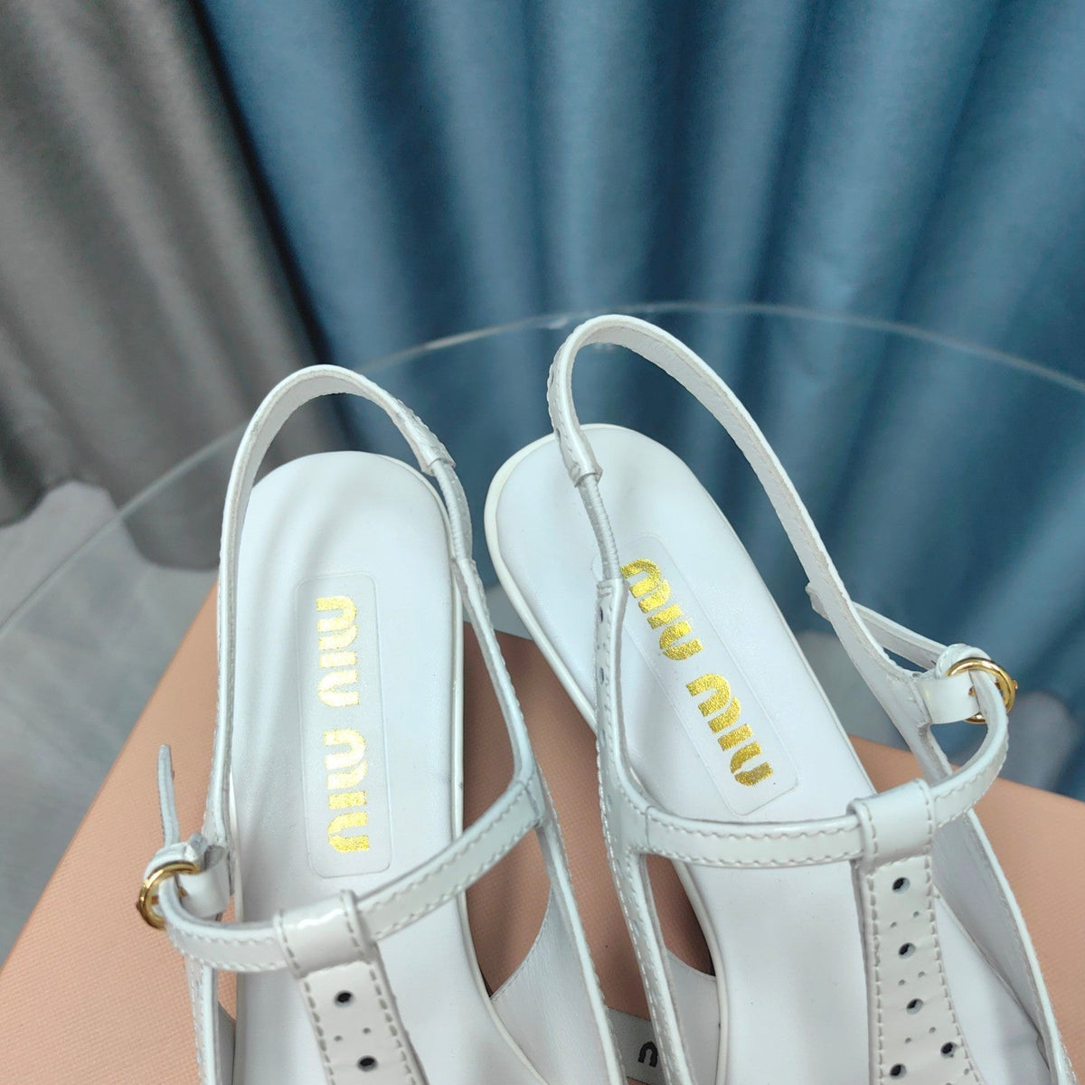 SLINGBACK WHITE LAMBSKIN WITH T- STRAPS