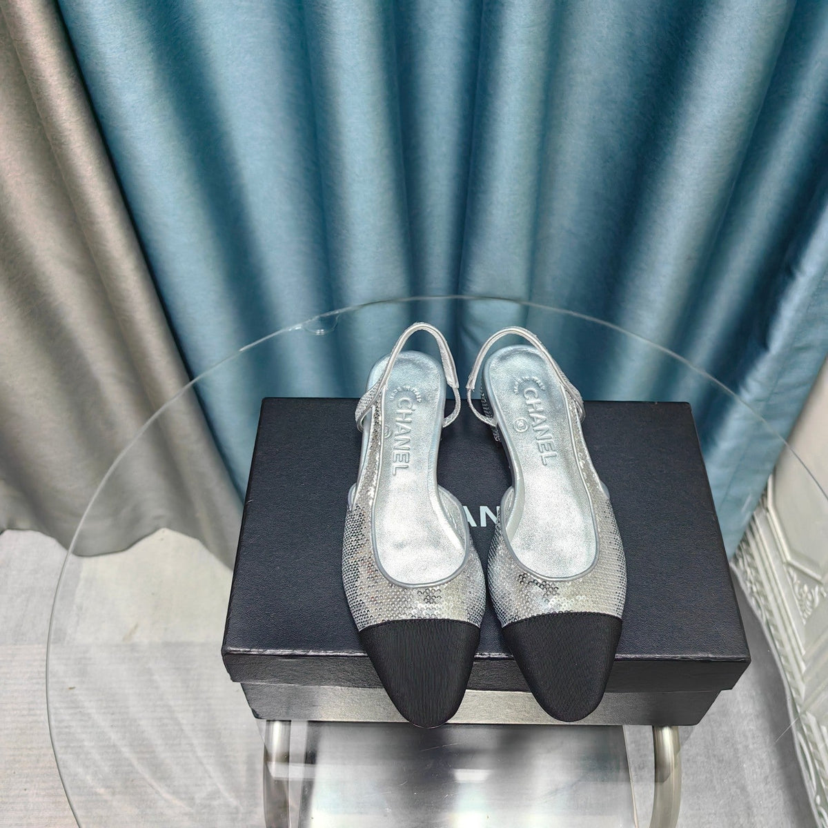 SLINGBACKS IN GLITTER SILVER LAMBSKIN