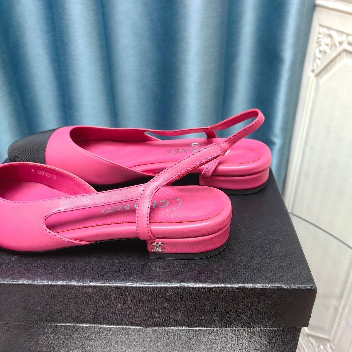 SLINGBACKS IN BARBIE PINK MIX BLACK LAMBSKIN