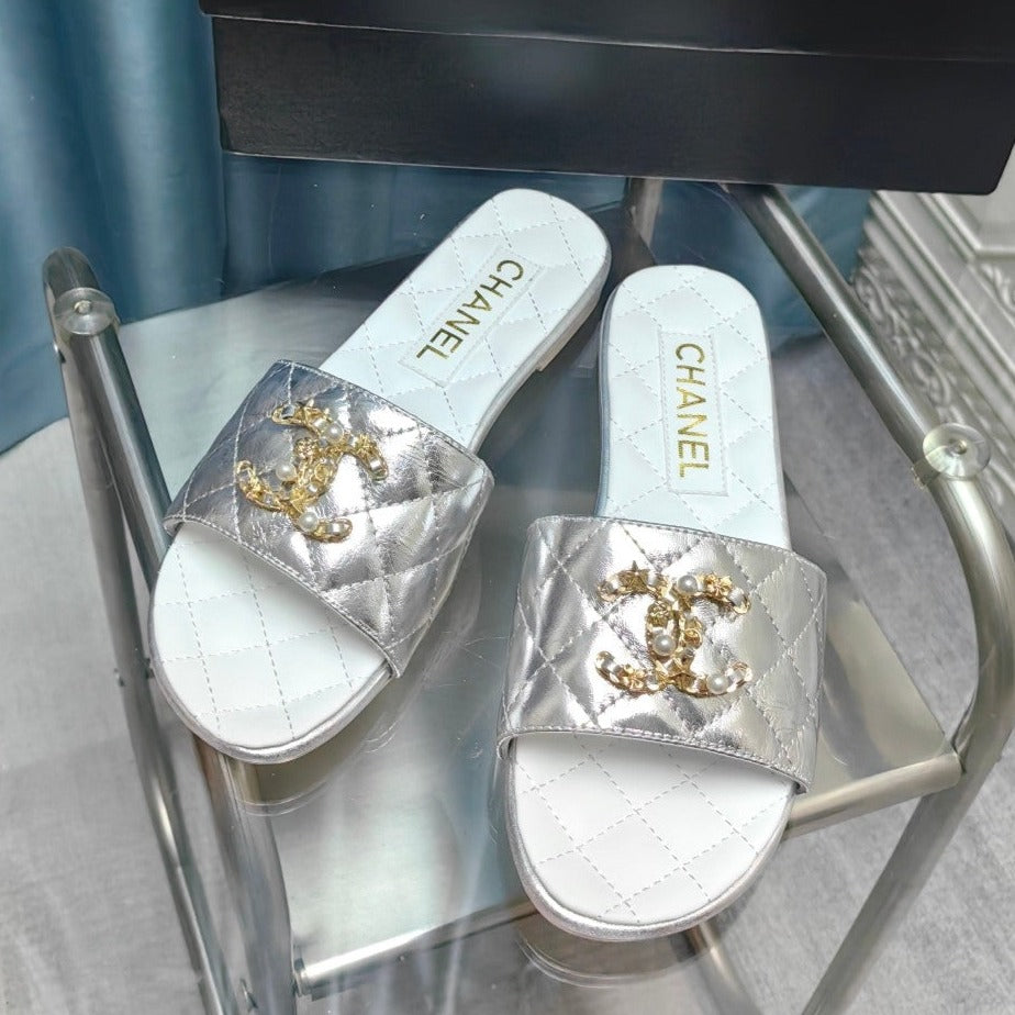QUILTED SLIPPERS SILVER SHEEPSKIN