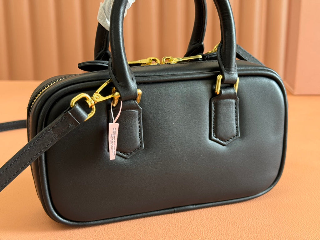 ARCADIE BAG 19 IN BLACK SHINY CALFSKIN