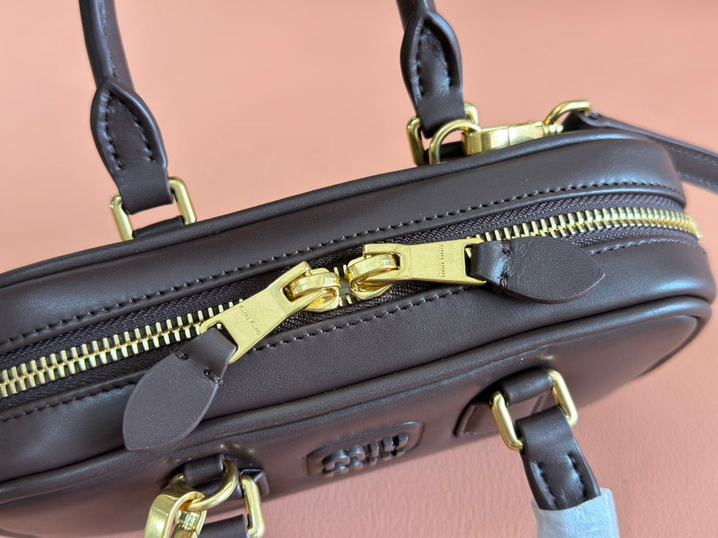 ARCADIE BAG 19 IN TAMARIND BROWN SHINY CALFSKIN