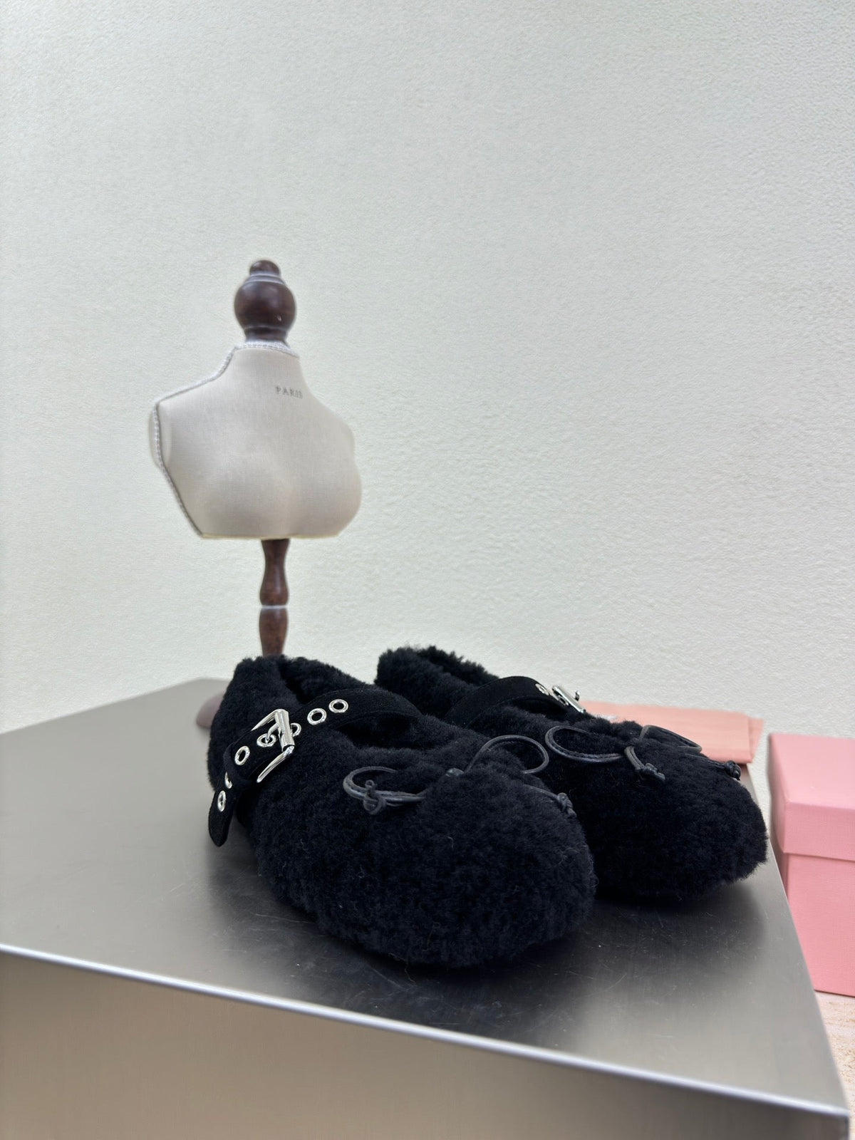 SHEARLING BALLET FLAT BLACK WITH SUEDE STRAP