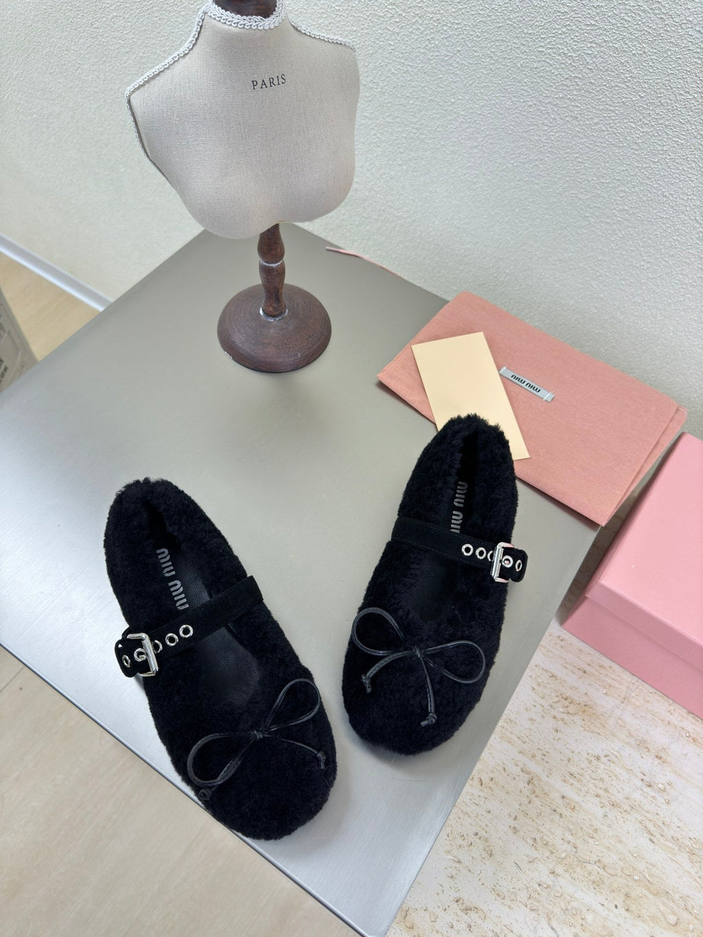 SHEARLING BALLET FLAT BLACK WITH SUEDE STRAP