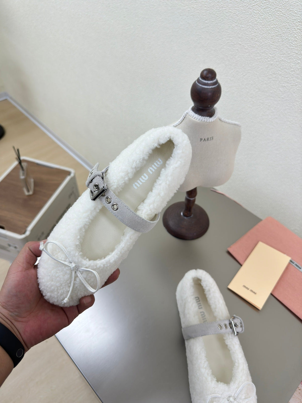 SHEARLING BALLET FLAT WHITE WITH SUEDE STRAP