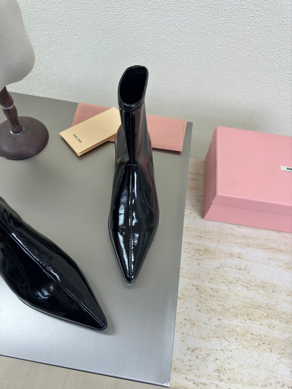 ANKLE POINTED-TOE BOOTS IN BLACK GLOSSY CALFSKIN