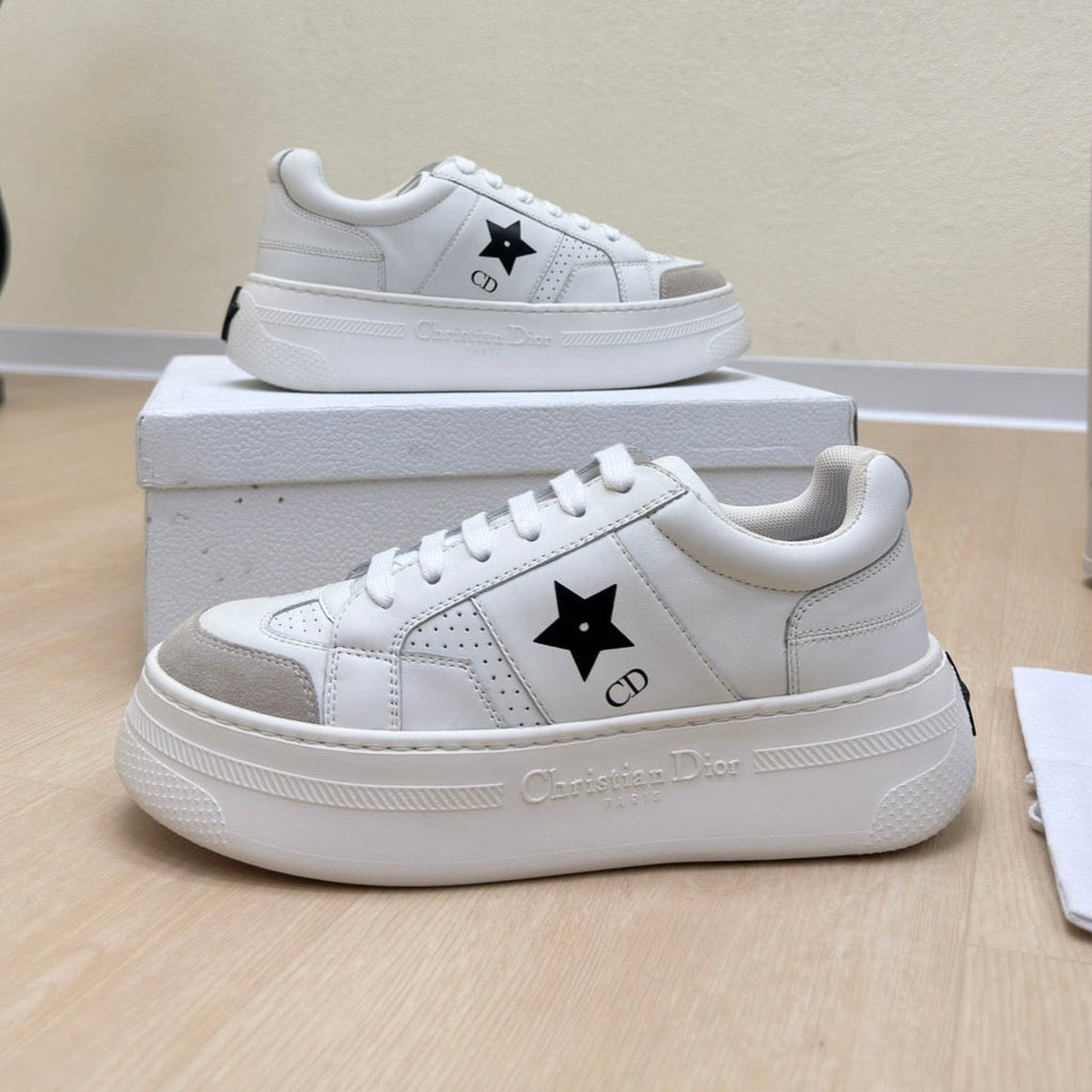 BLACK STAR PLATFORM SNEAKER IN WHITE CALFSKIN AND SUEDE