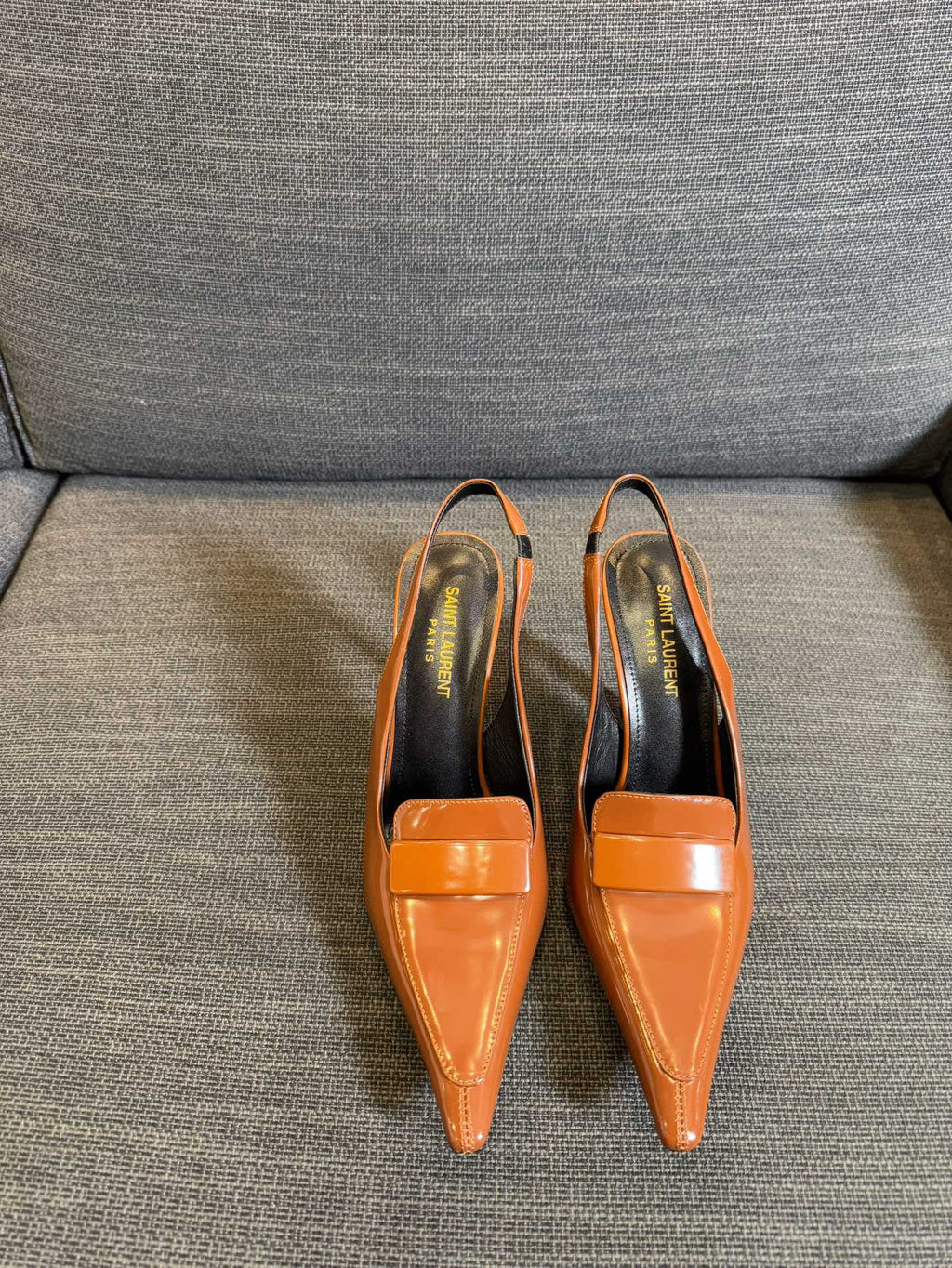 POINTED-TOE SLINGBACK PUMPS IN TANGERINE ORANGE SHINY CALFSKIN
