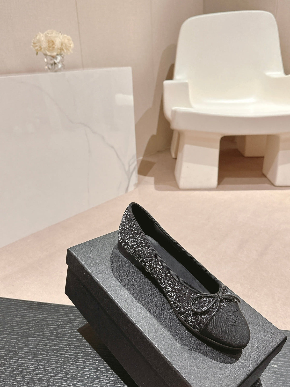 BALLET FLATS IN BLACK MIX WHITE TWEED AND SATIN