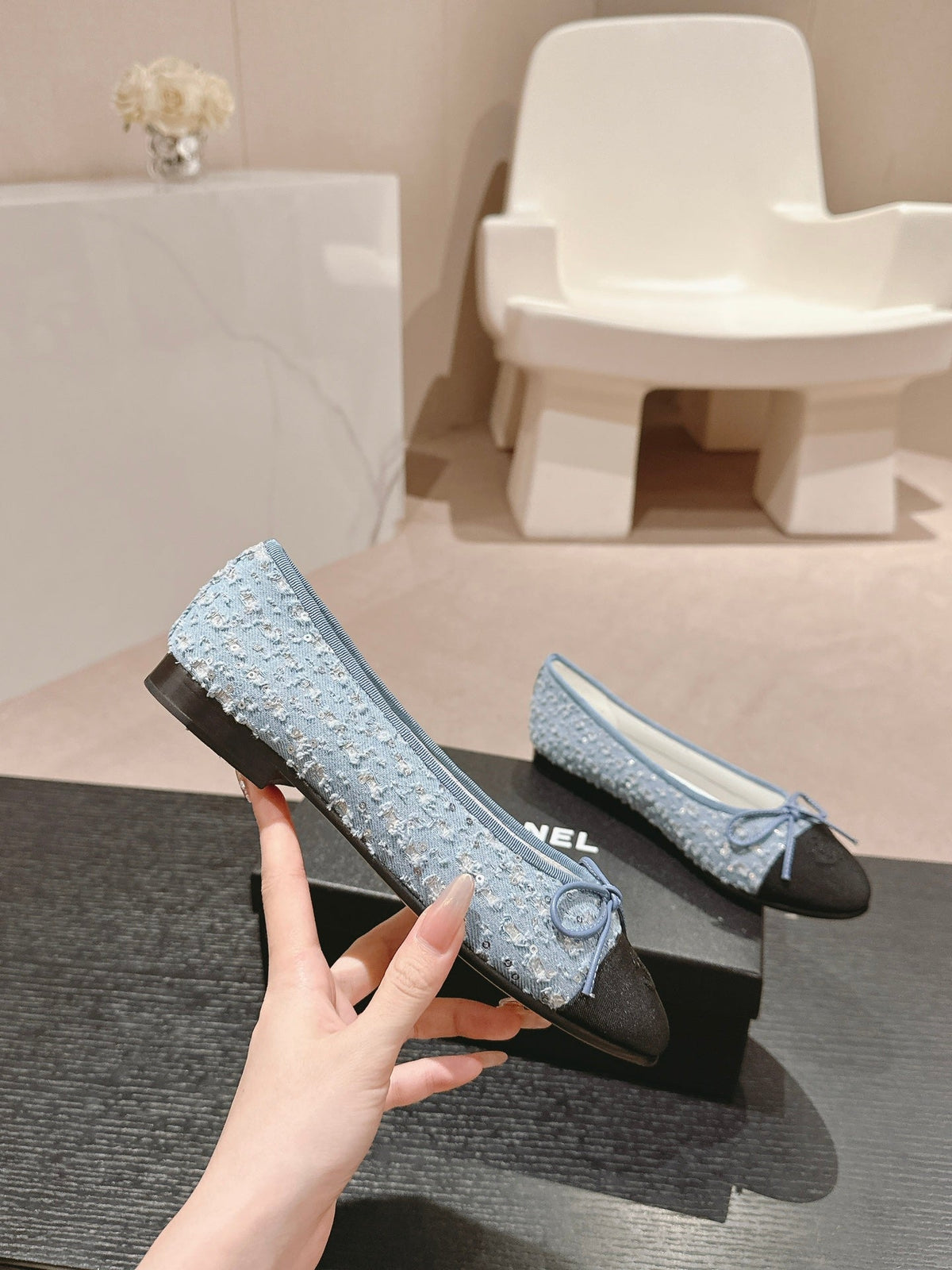 BALLET FLATS IN LIGHT BLUE DENIM AND BLACK SATIN