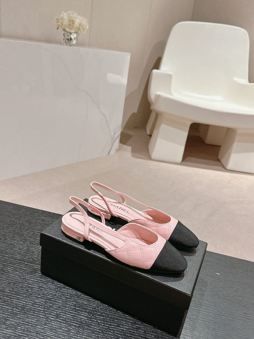 SLINGBACKS IN LIGHT PINK LAMBSKIN AND BLACK SATIN