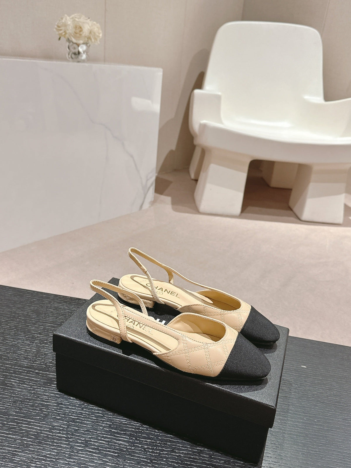 SLINGBACKS IN BEIGE CREAM LAMBSKIN AND BLACK SATIN