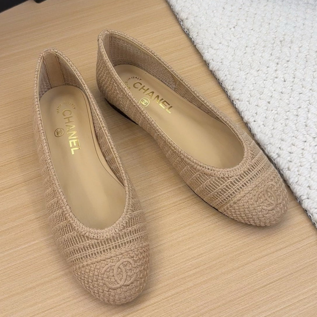 BALLERINAS IN PEANUT BROWN RAFFIA