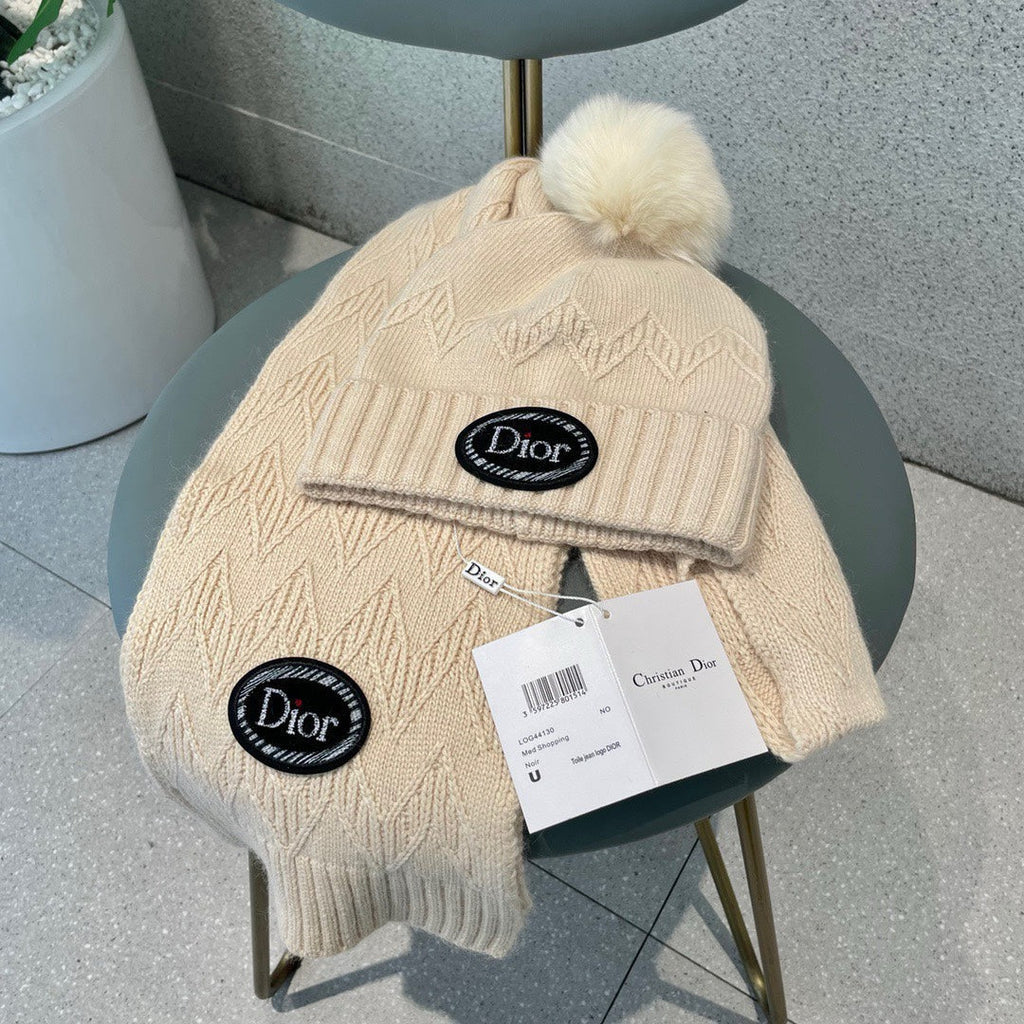 SET KNITTED SCARF AND HAT IN BEIGE WOOL AND FOX FUR 434632