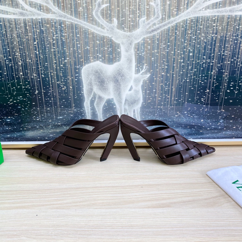 ALFIE LEATHER HIGH MULES IN CHOCOLATE BROWN CALFSKIN WITH WOVEN DESIGN