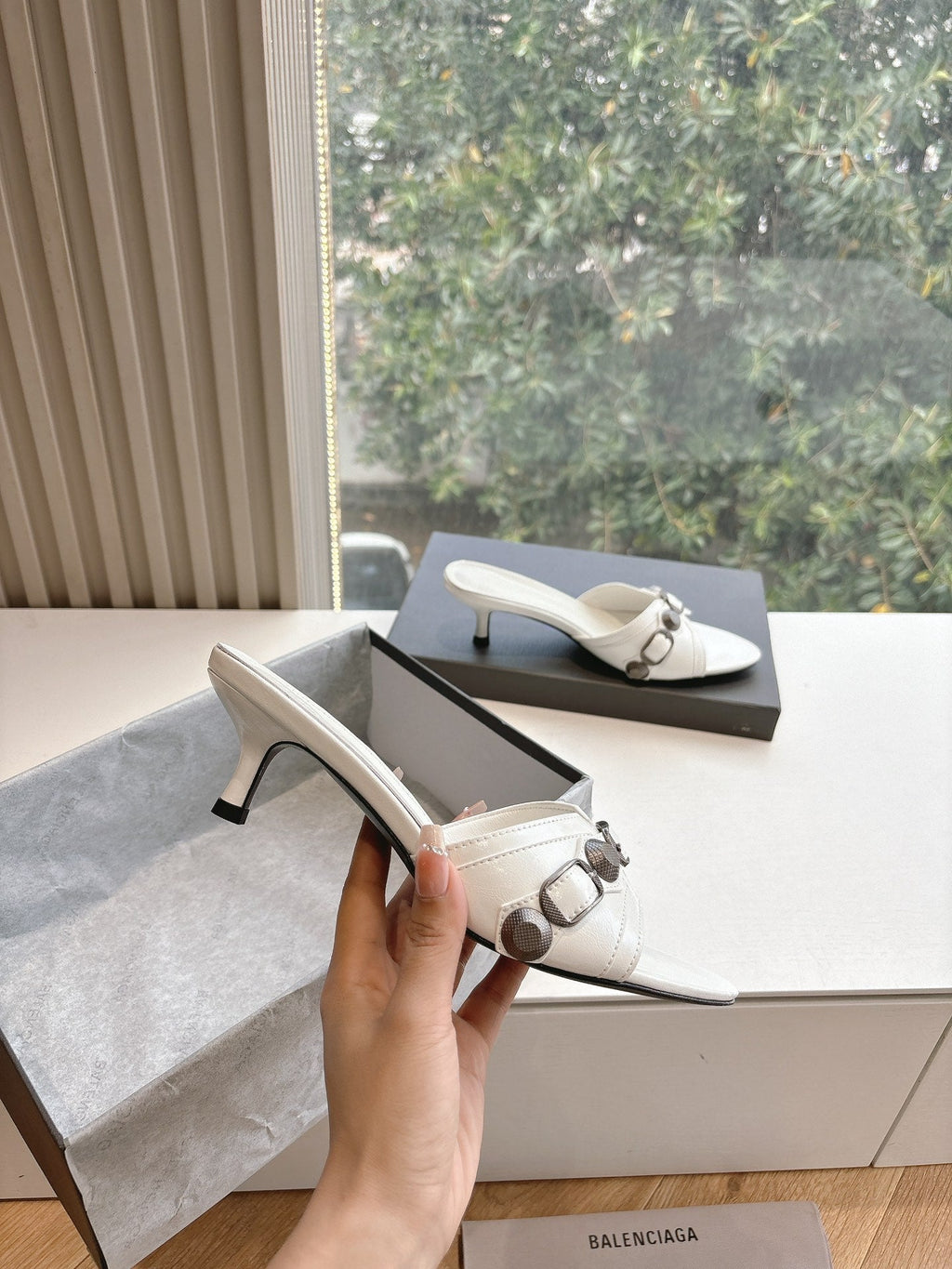 CAGOLE MID-HEEL MULES IN WHITE CALFSKIN