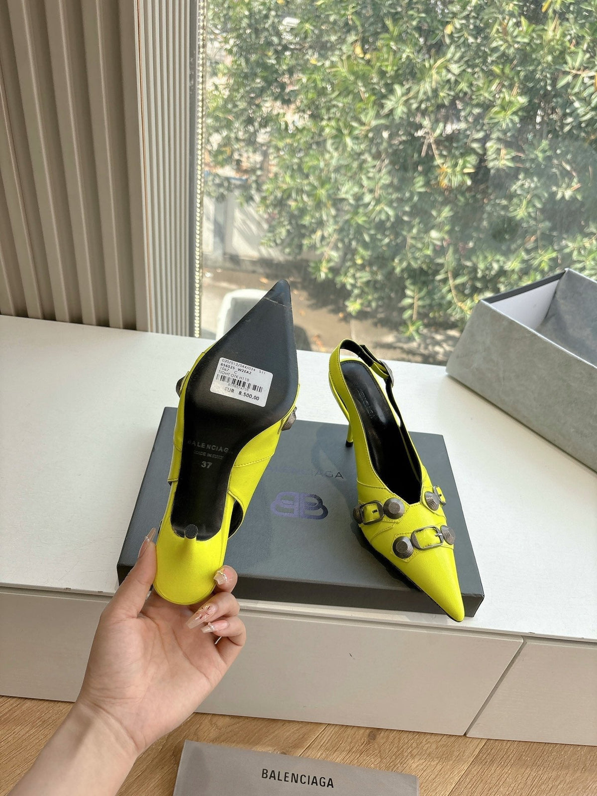 CAGOLE HIGH SLINGBACK IN YELLOW GLOSSY CALFSKIN