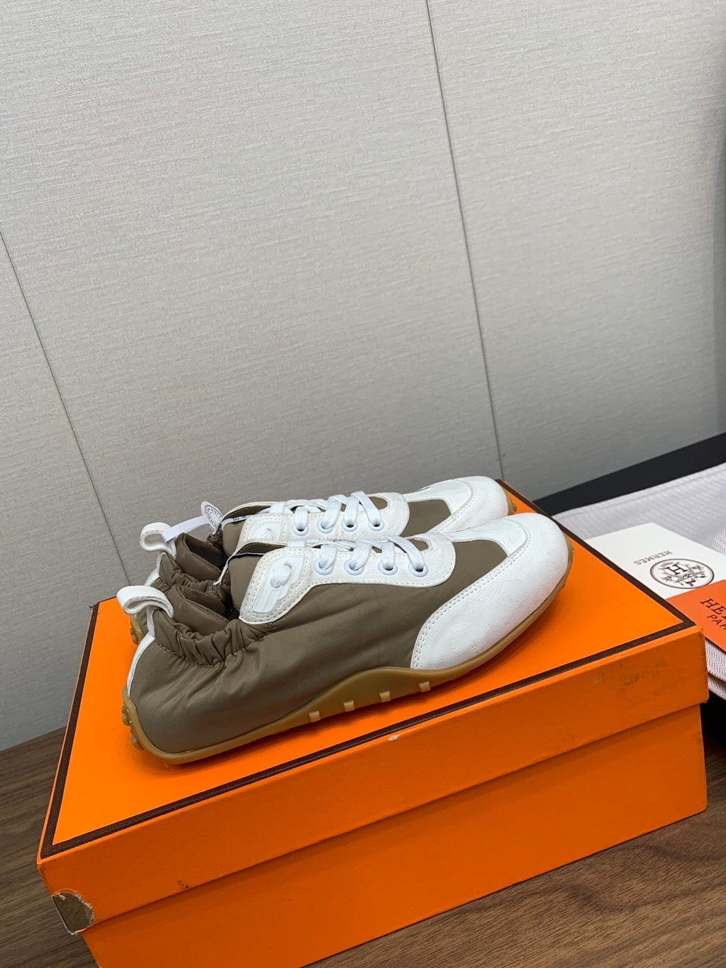 SKATEBOARD SHOES LIGHT GRAY MIX PEANUT CALFSKIN