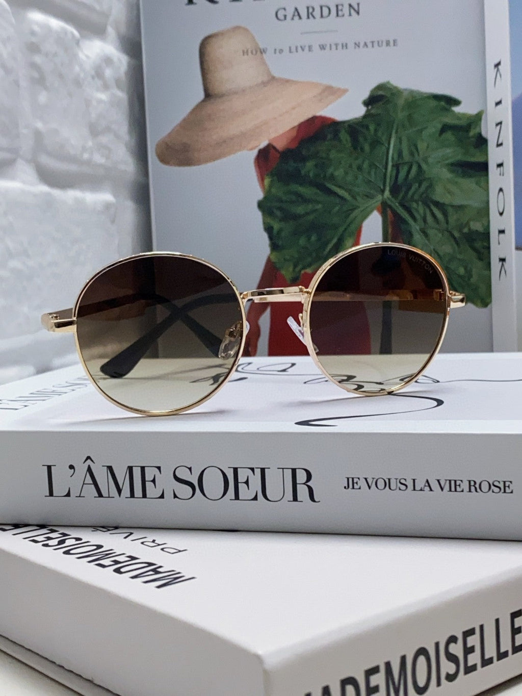 SIGNATURE ROUND SUNGLASS 581382 IN GOLD METAL BROWN SMOKE LENSES