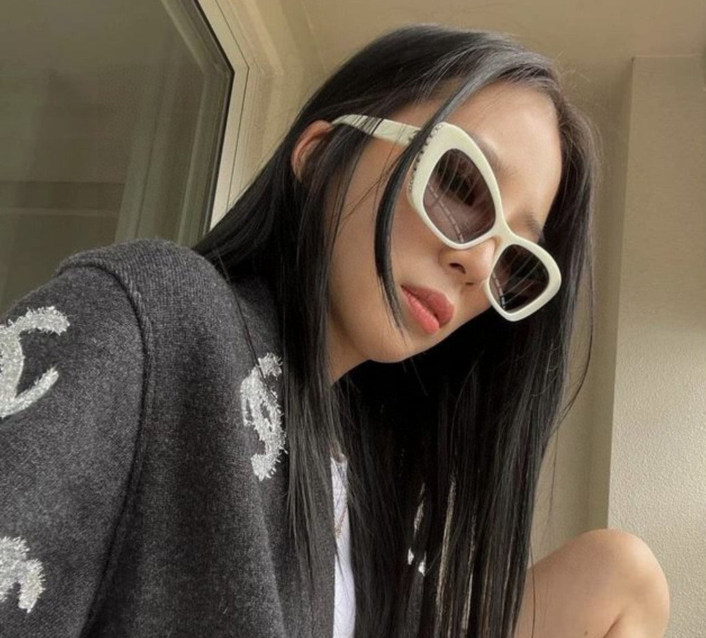 CAT EYE SUNGLASSES 632700 IN WHITE ACETATE EMBOSSED PEARL