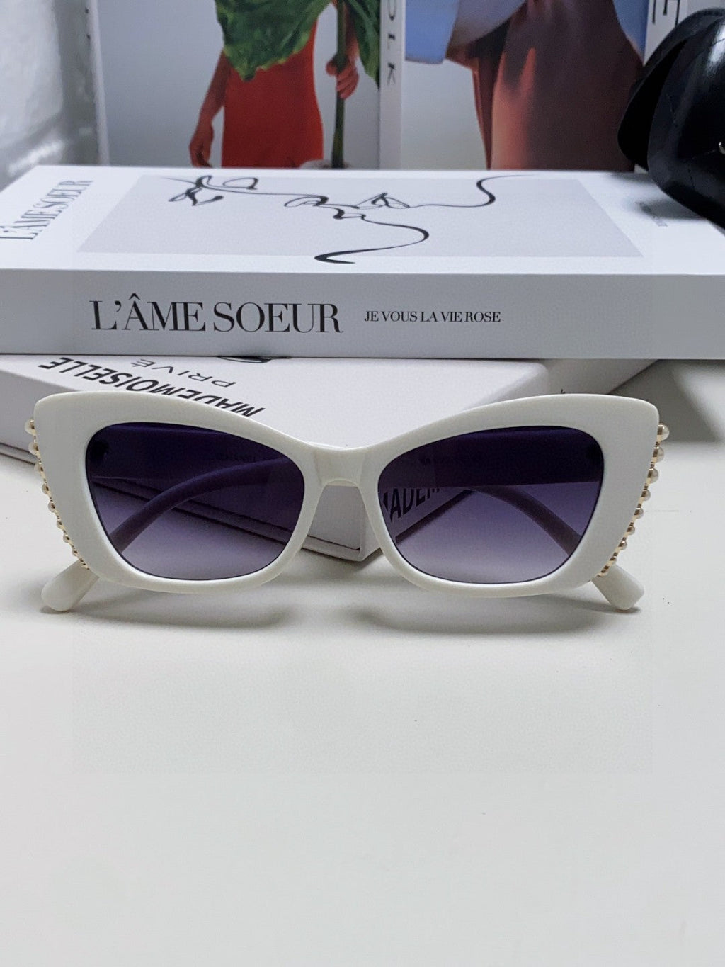 CAT EYE SUNGLASSES 632700 IN WHITE ACETATE EMBOSSED PEARL