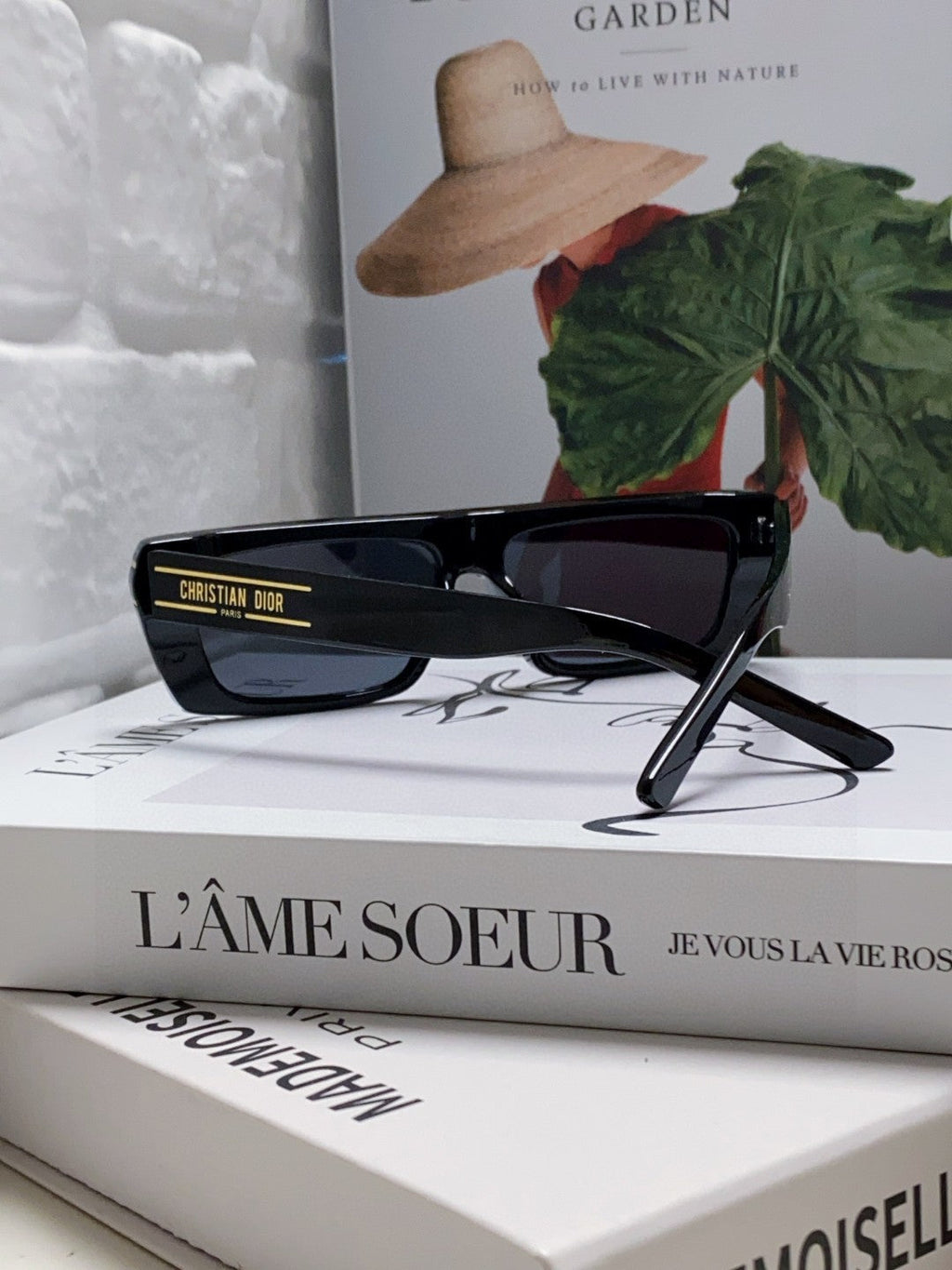 SIGNATURE SUNGLASS 571588 IN BLACK ACETATE