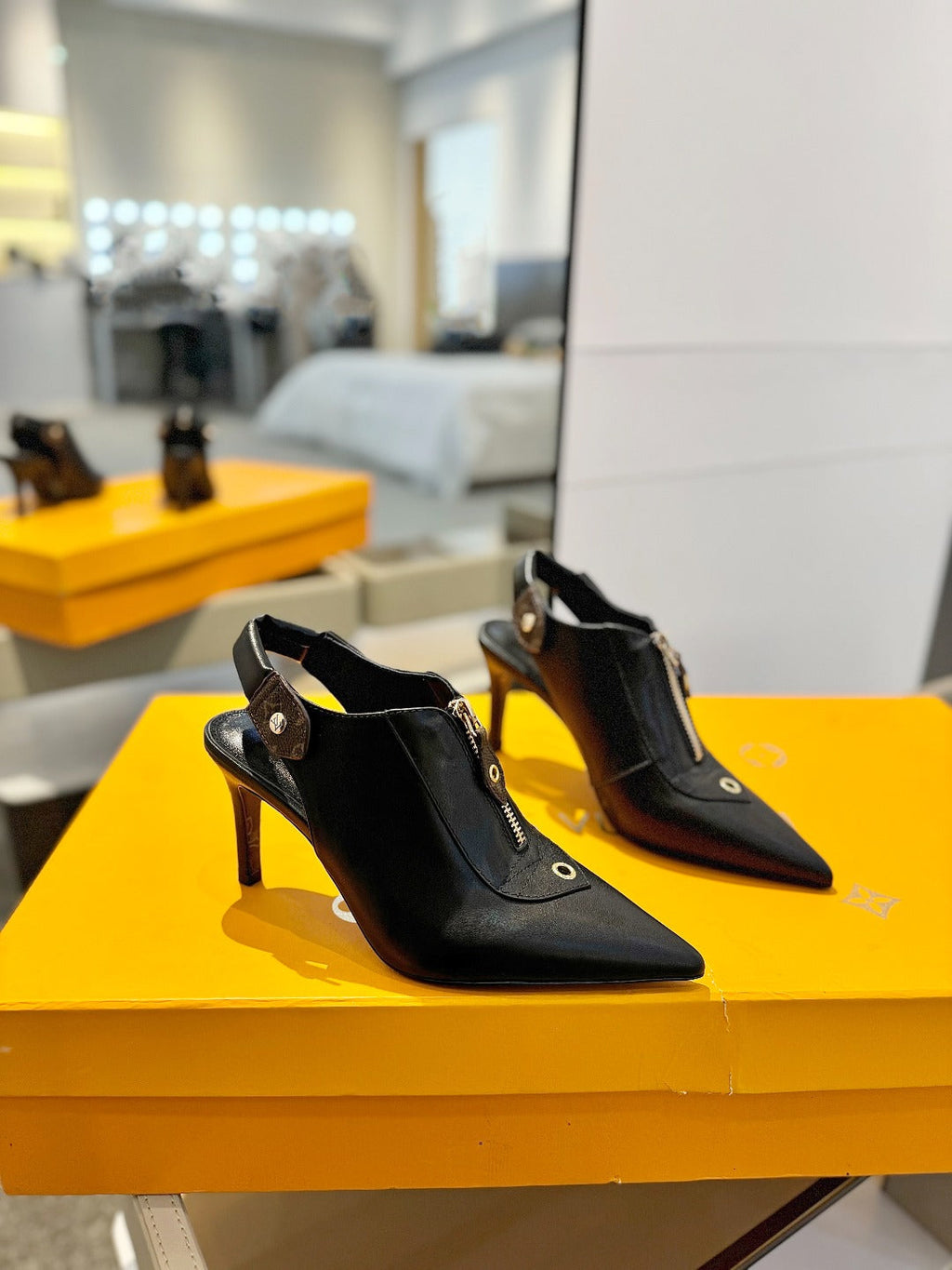 ALLURE HIGH 8 CM SLINGBACK IN BLACK CALFSKIN