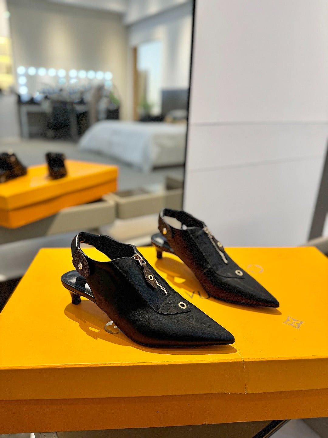 ALLURE HIGH 4.5 CM SLINGBACK IN BLACK MONOGRAM CALFSKIN
