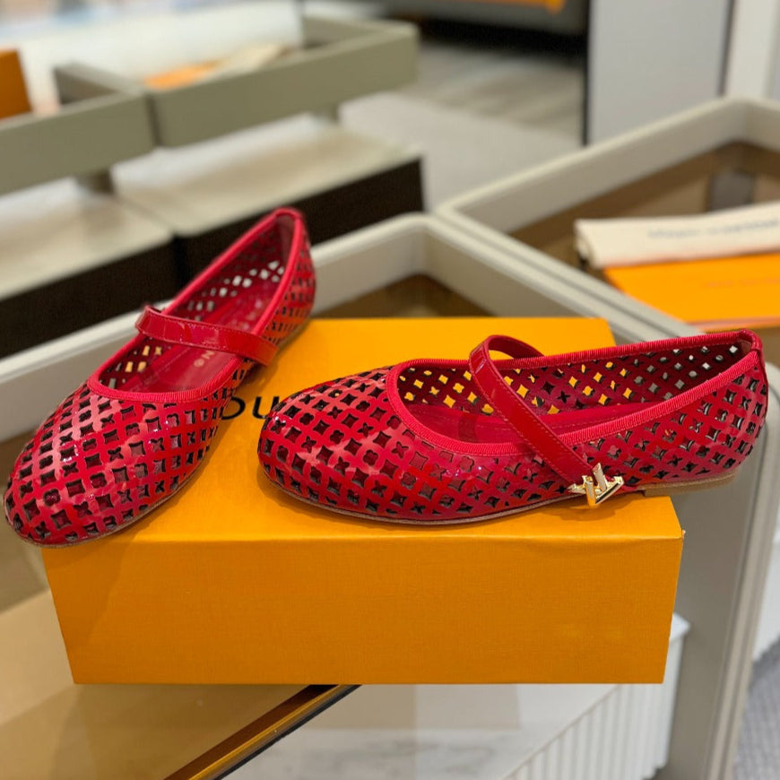 ROMY FLAT BALLERINA IN CHERRY RED MESH PATENT CALFSKIN
