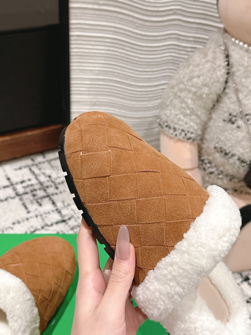 REGGIE SLIPPER IN BRONZE BROWN SUEDE AND SHEARLING LINING